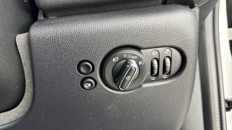 MINI Hatchback 135kW Cooper S Level 2 33kWh 3dr Auto Electric Hatchback